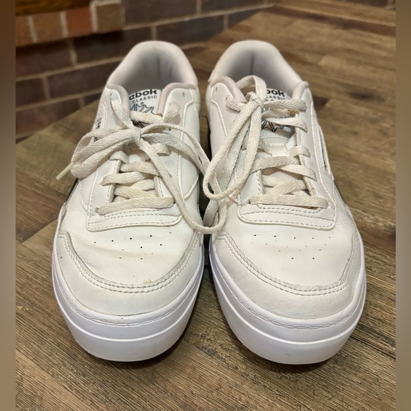 Ladies Reebok - size 7.5 - Picture 4 of 6